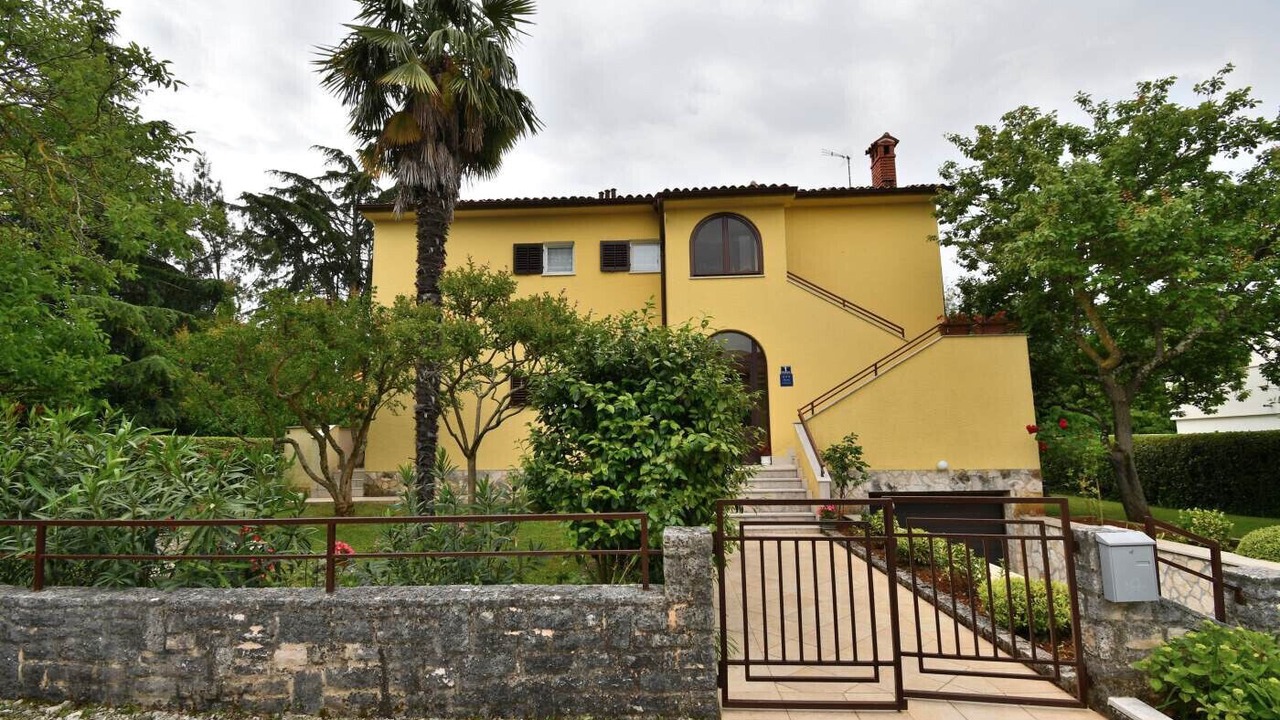 Photo of Outdoor in Spadici