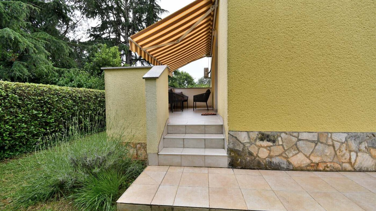 Photo of Outdoor in Spadici