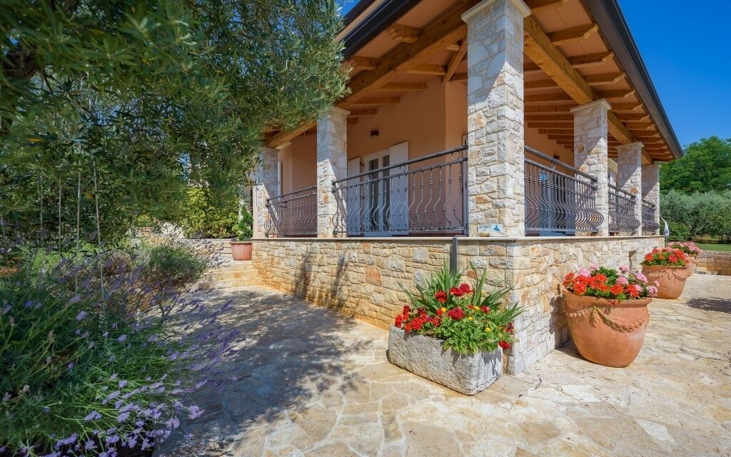 Photo of Outdoor in Basanija