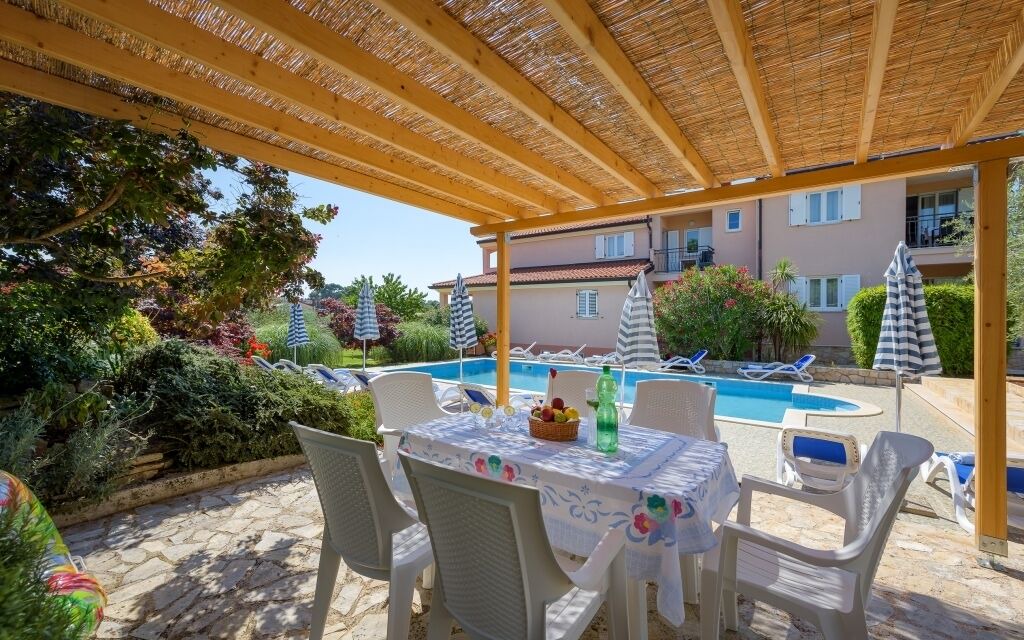 Photo of Outdoor in Basanija