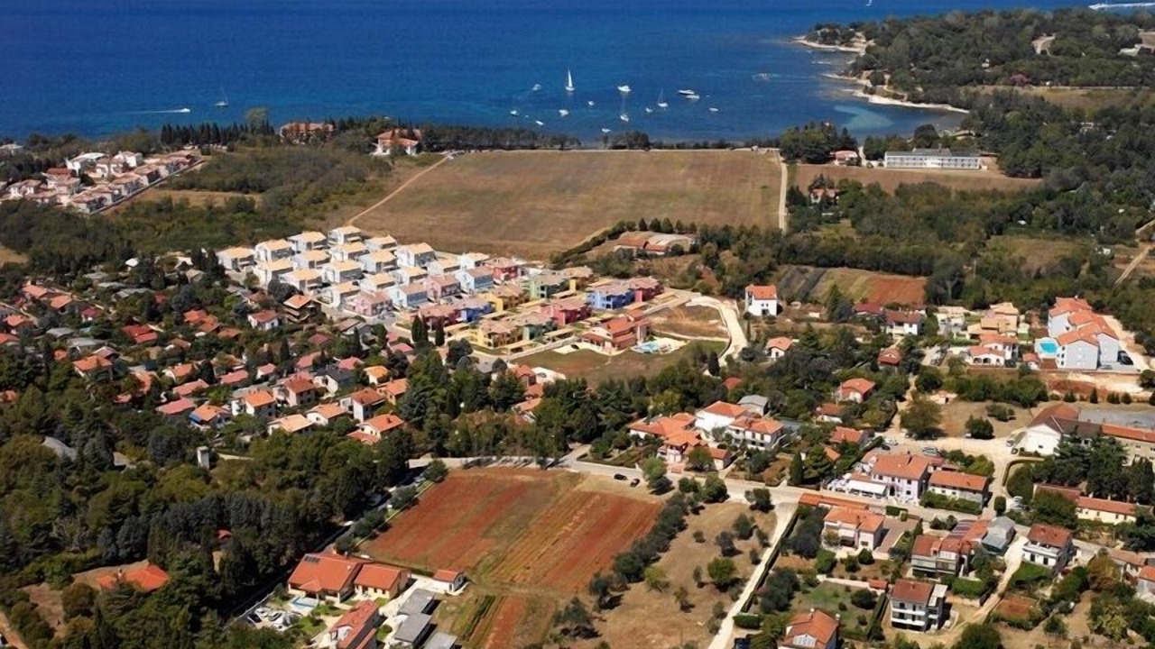 Photo of Others in Basanija