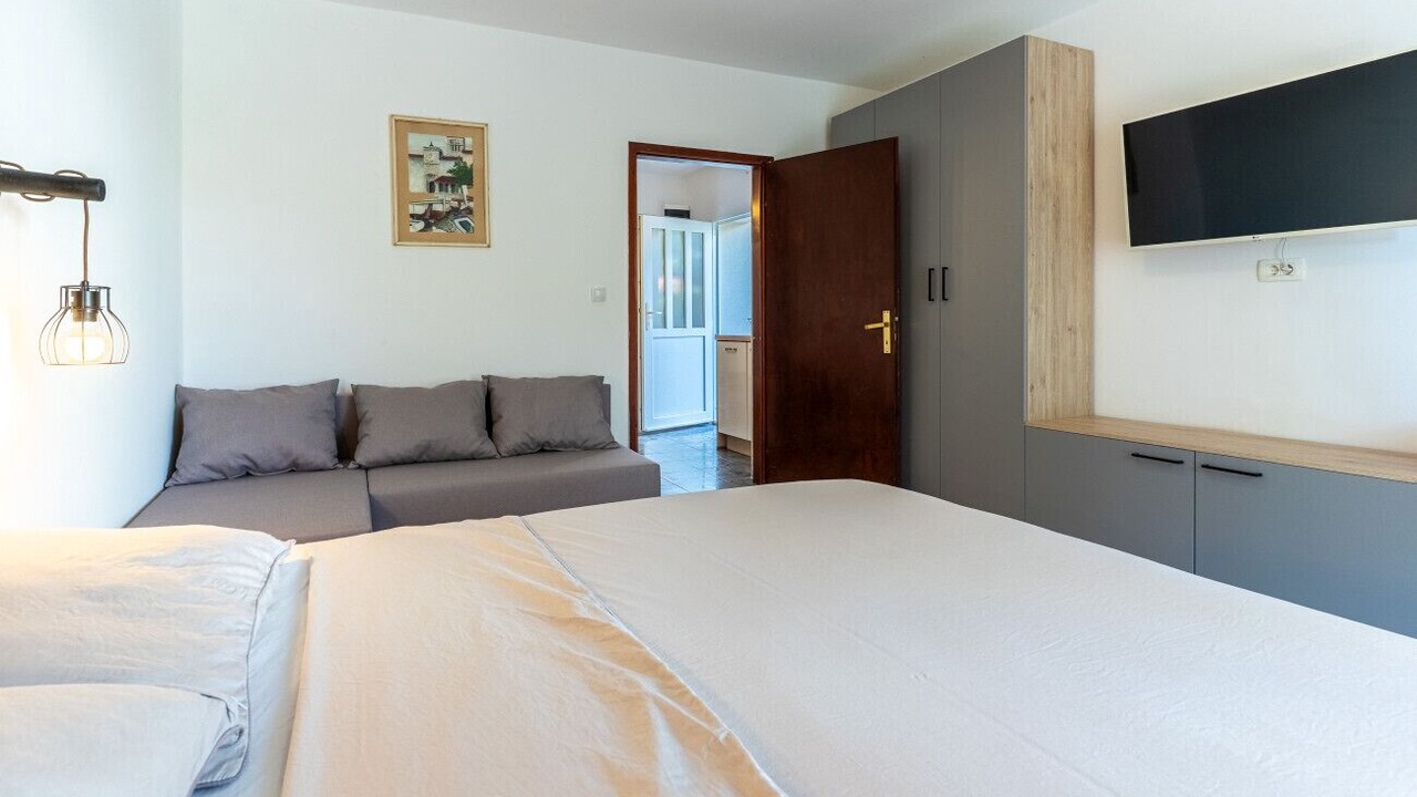 Photo of Bedroom in Cres
