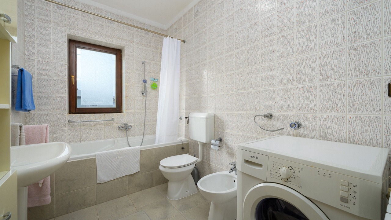 Photo of Bathroom in Gulici