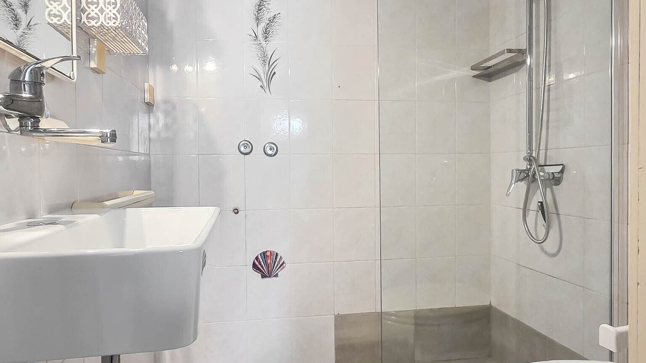 Photo of Bathroom in Mali Maj