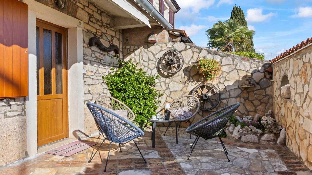 Photo of Patio Balcony in Mali Maj