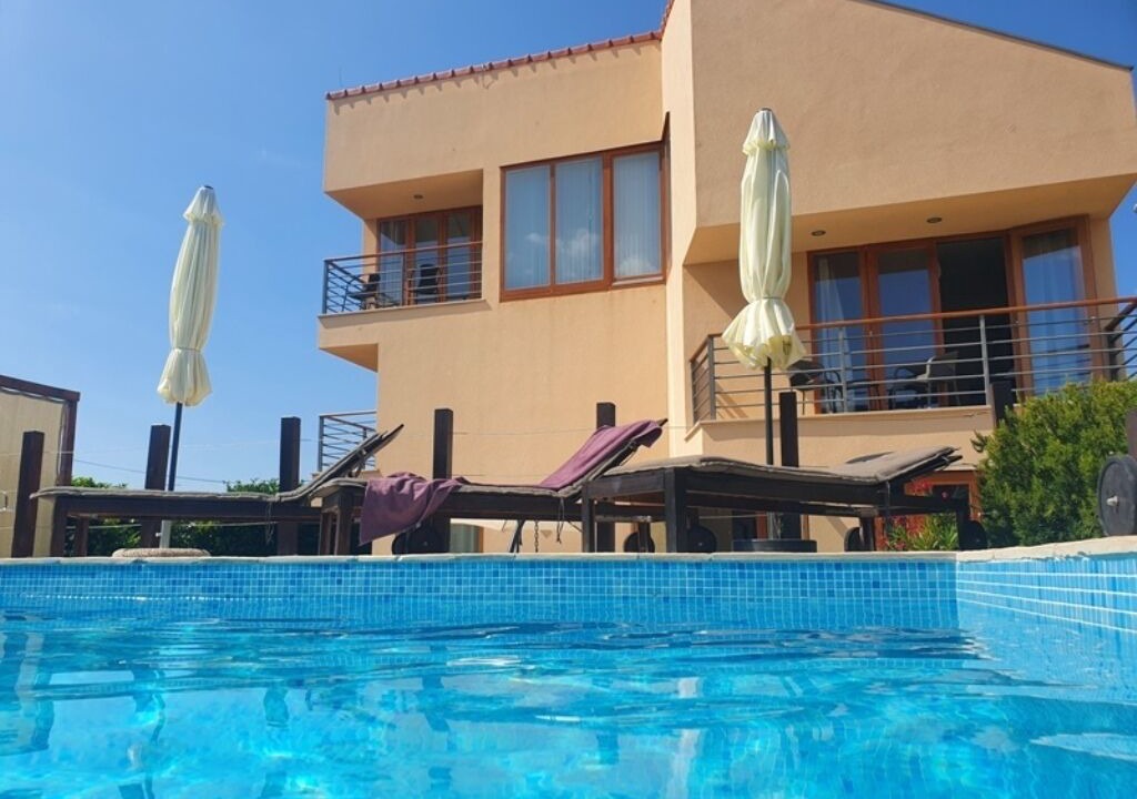Photo of Outdoor in Cove Makarac (Milna)