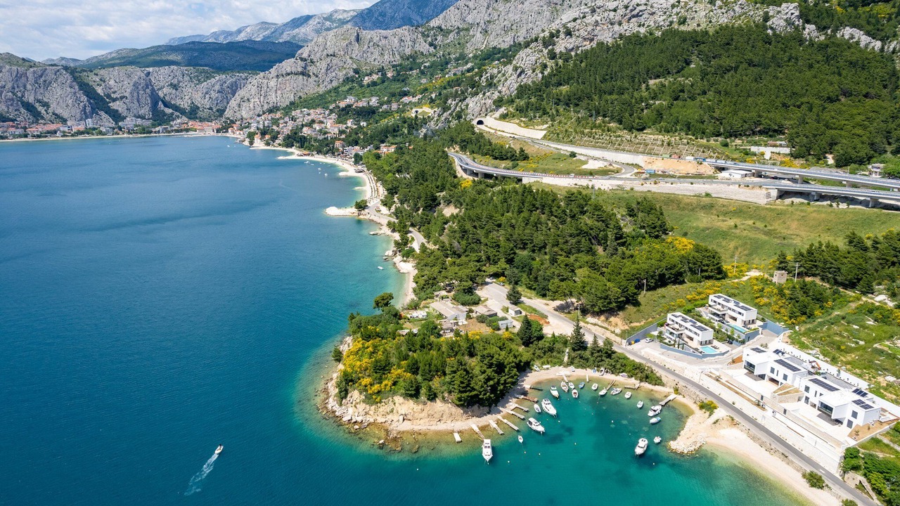 Photo of Others in Omis