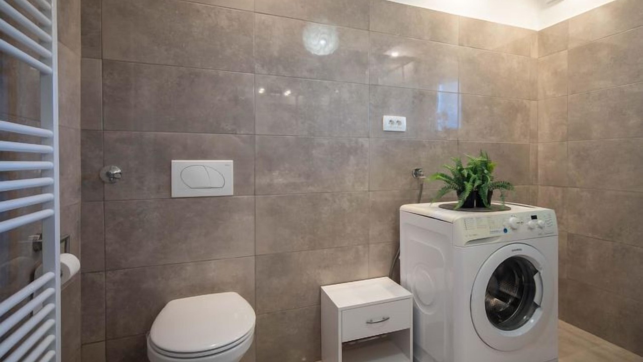 Photo of Bathroom in Sarsoni