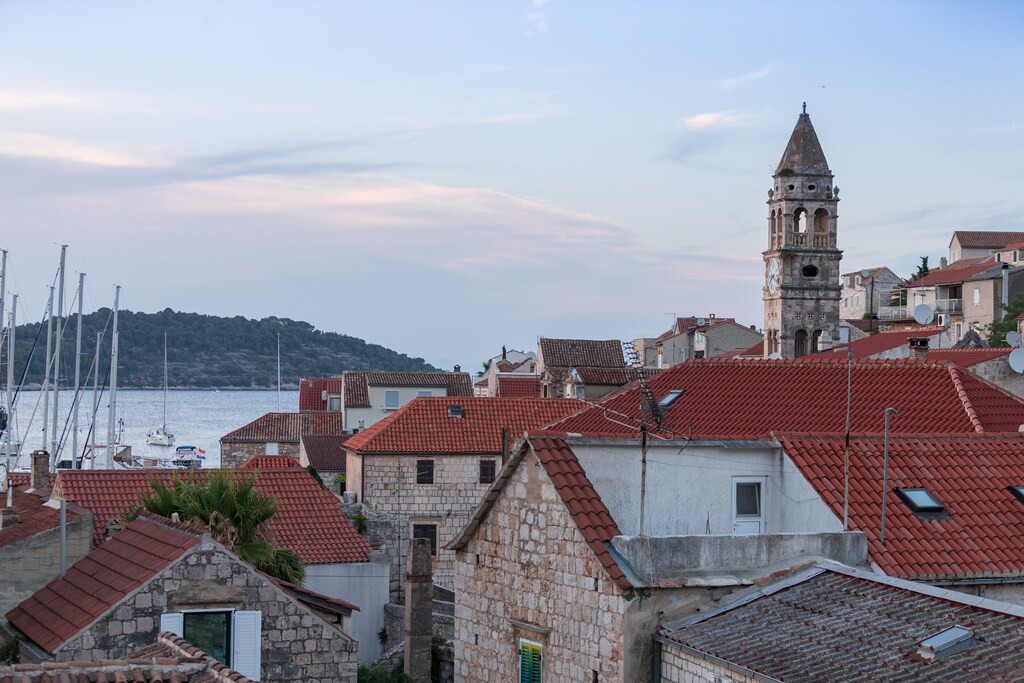 Photo of Others in Vis