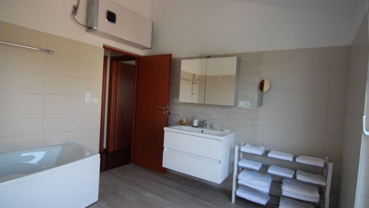 Photo of Bathroom in Gabonjin