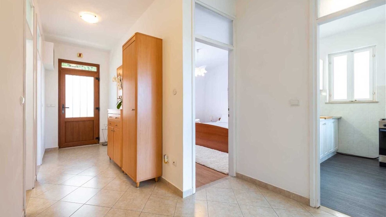 Photo of Bedroom in Pile