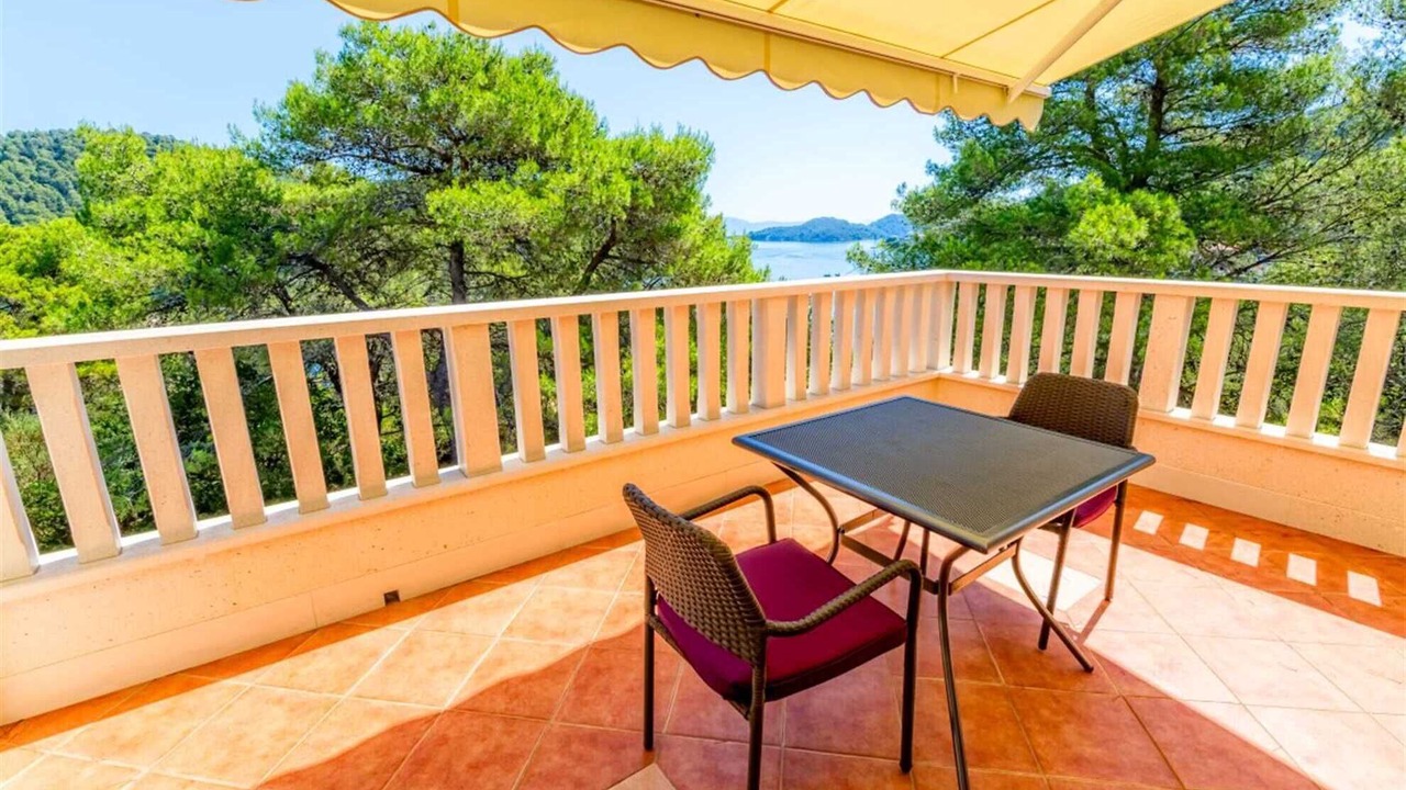 Photo of Outdoor in Polace