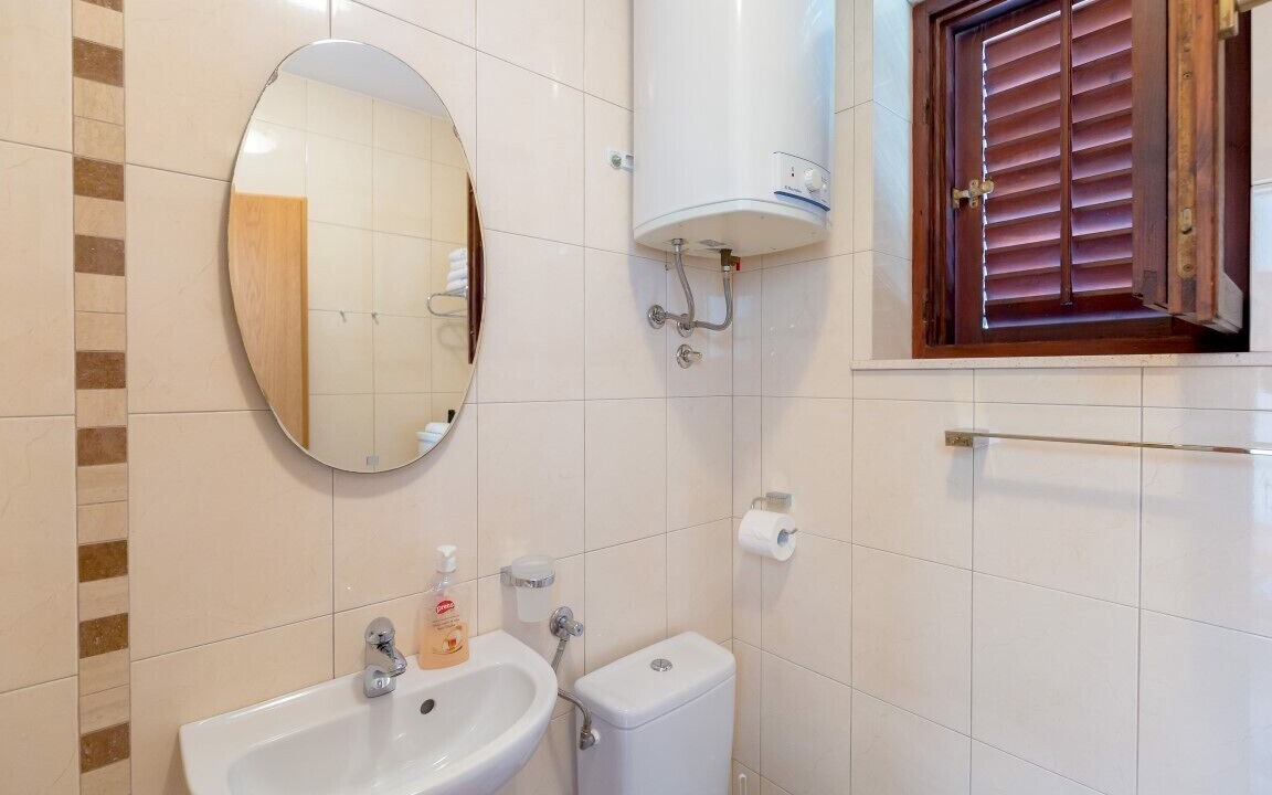 Photo of Bathroom in Pile