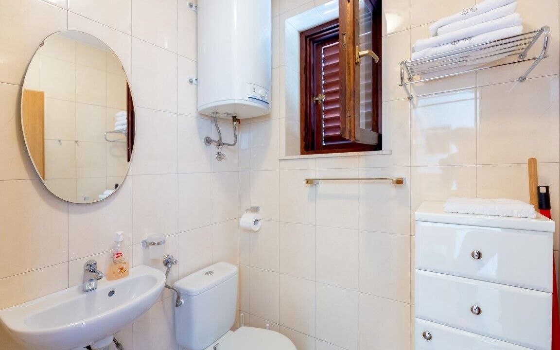 Photo of Bathroom in Pile
