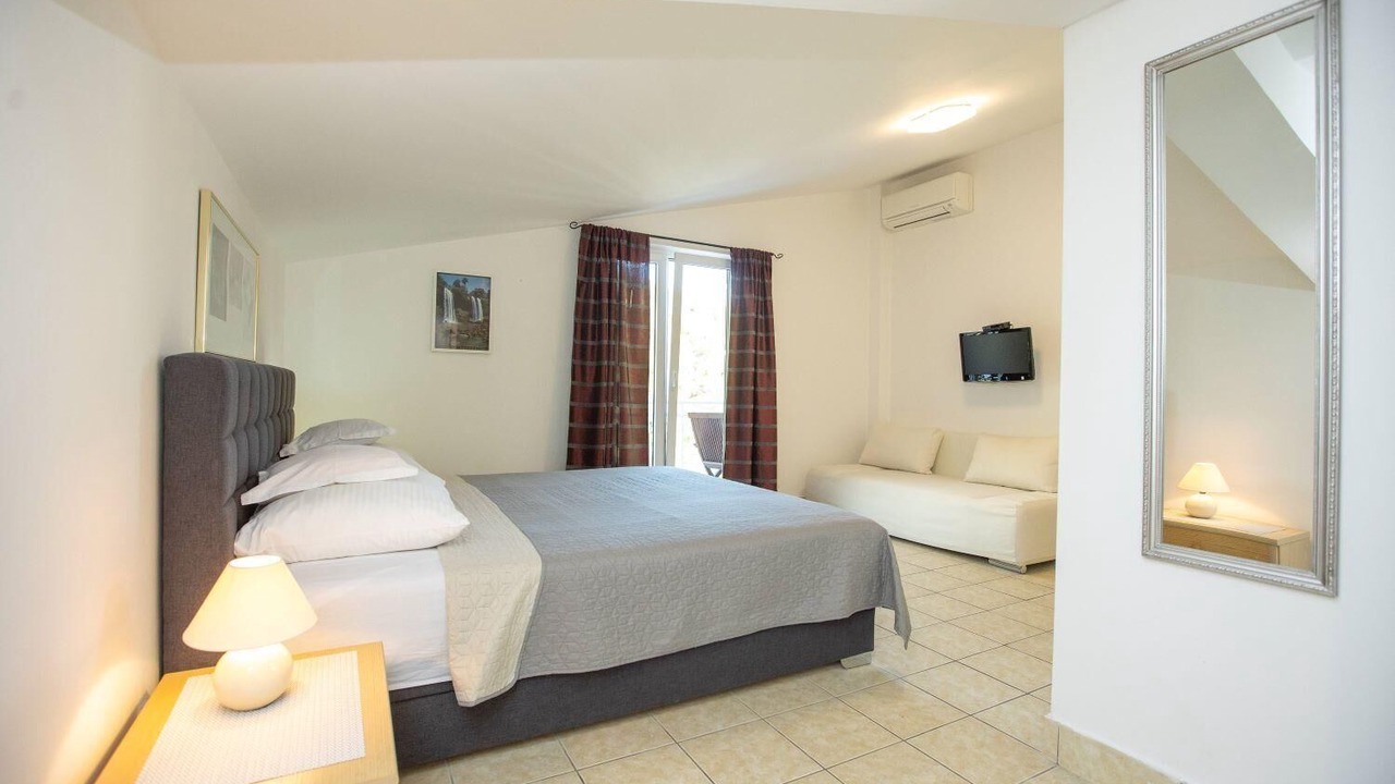 Photo of Bedroom in Duce