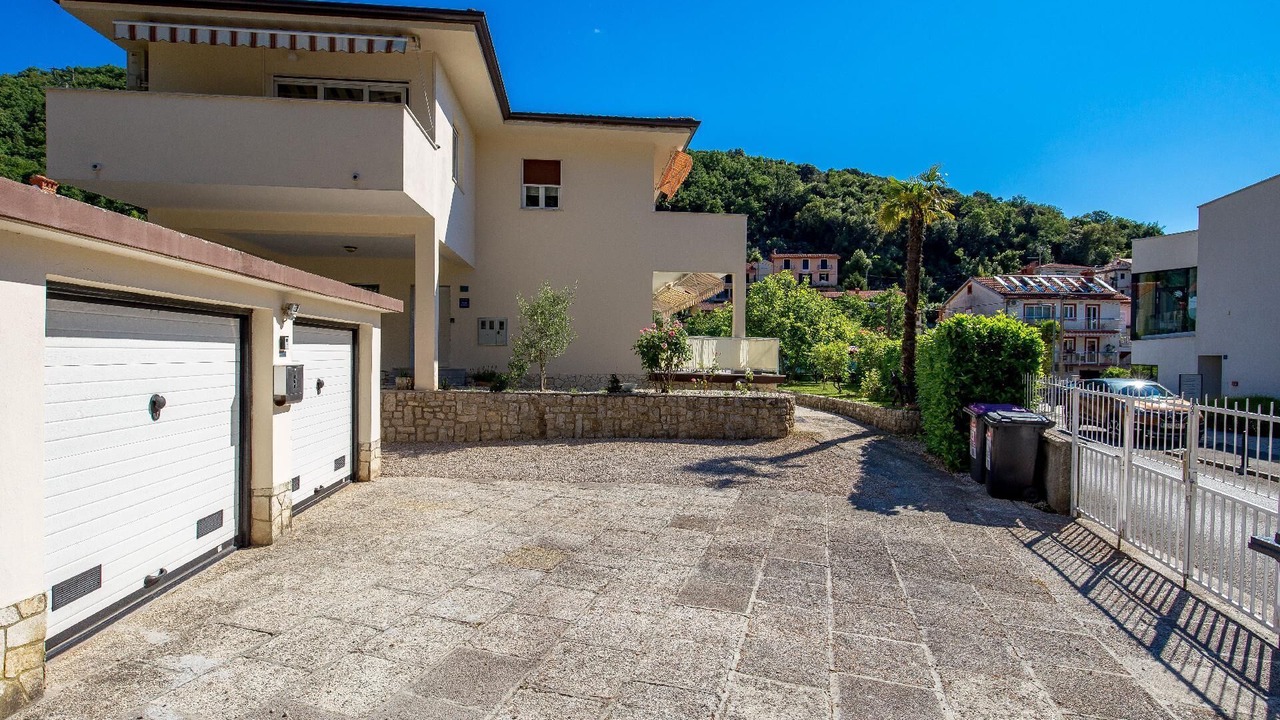 Photo of Outdoor in Obrs