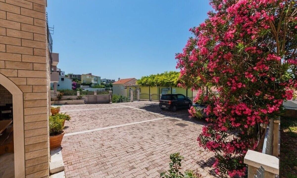 Photo of Outdoor in Duce