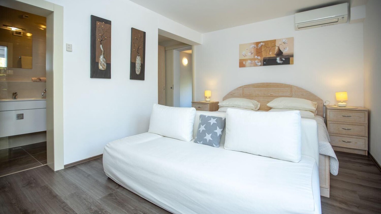 Photo of Bedroom in Duce