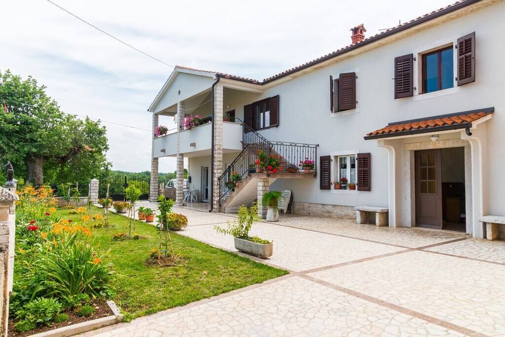 Photo of Outdoor in Vrvari