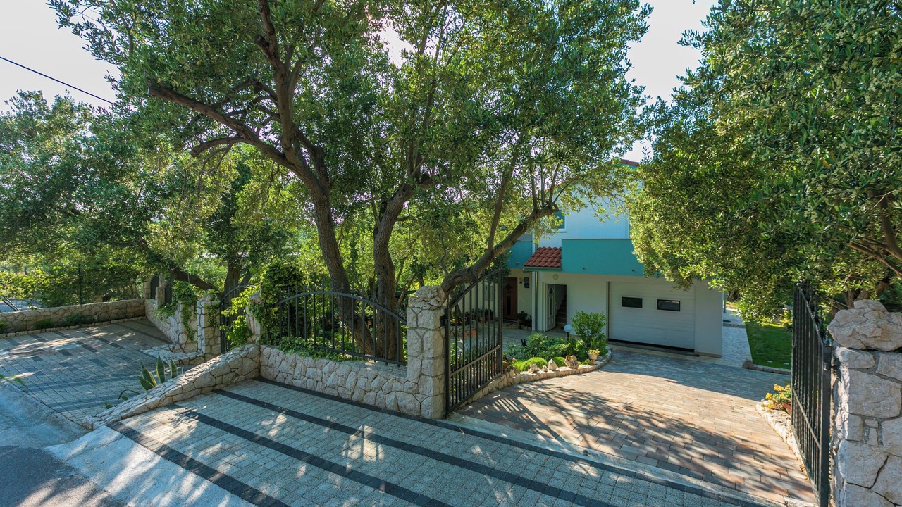 Photo of Outdoor in Mundanije