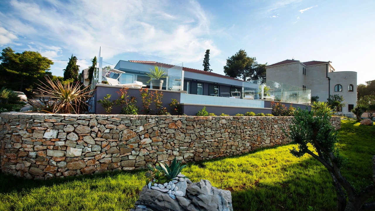 Photo of Outdoor in Sutivan