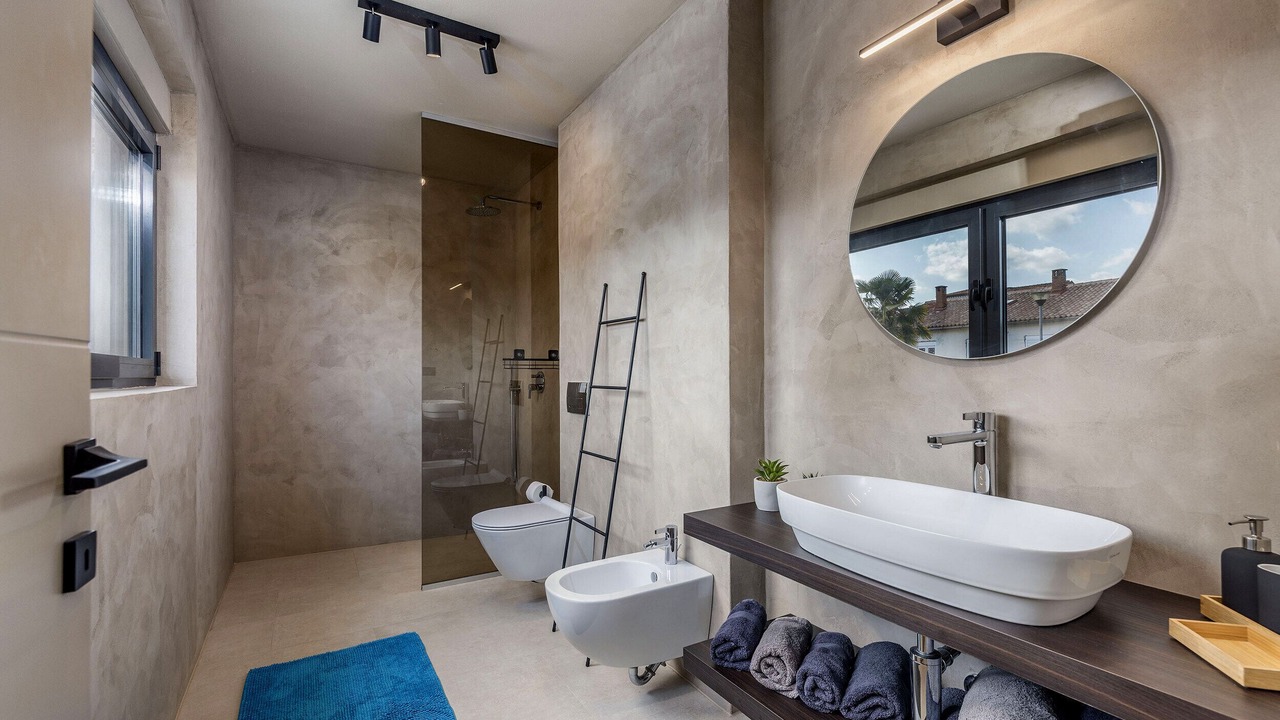 Photo of Bathroom in Mali Maj