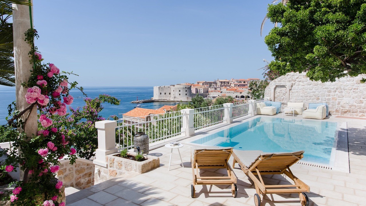 Photo of Others in Ploce