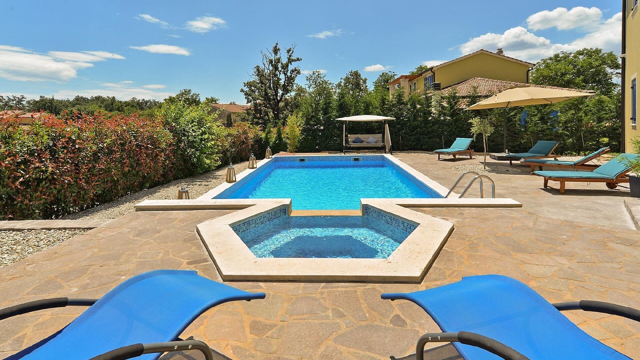 Photo of Outdoor in Muzini