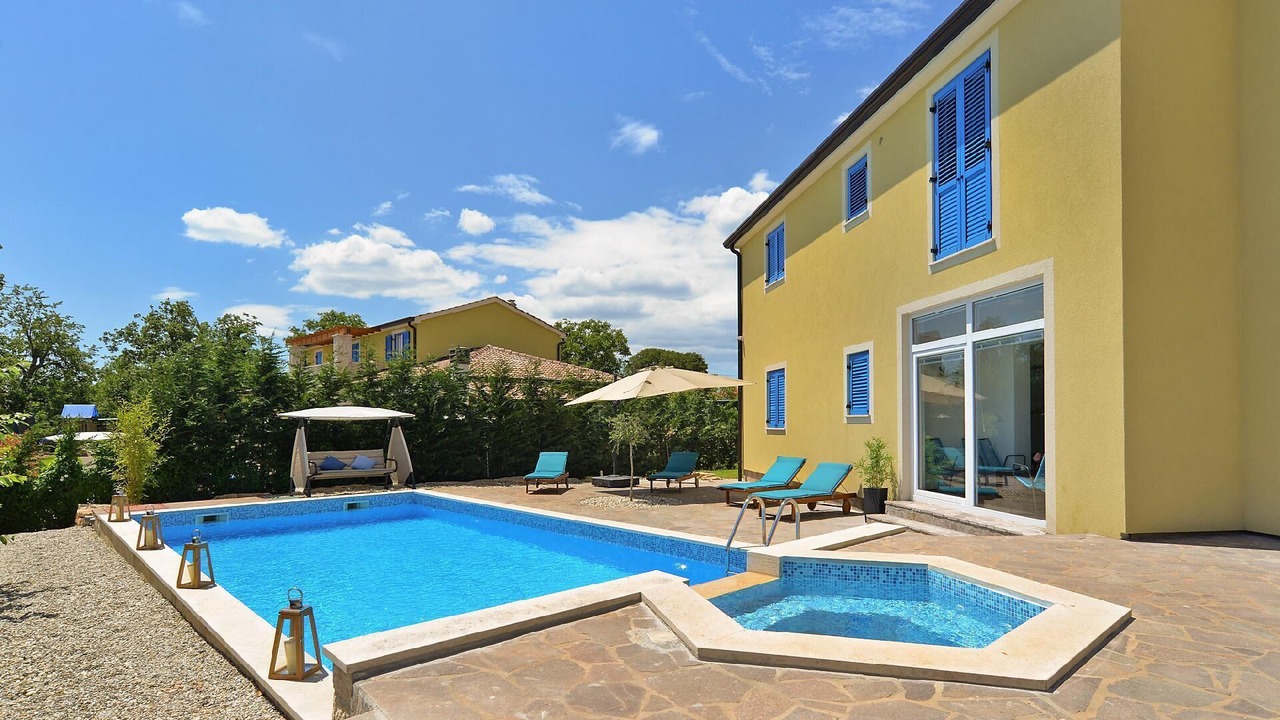 Photo of Outdoor in Muzini