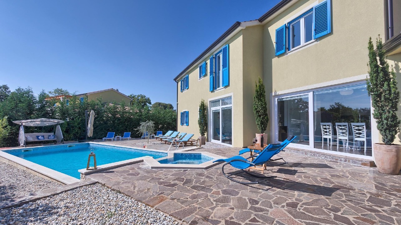 Photo of Outdoor in Muzini