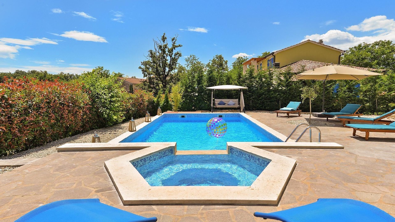 Photo of Outdoor in Muzini