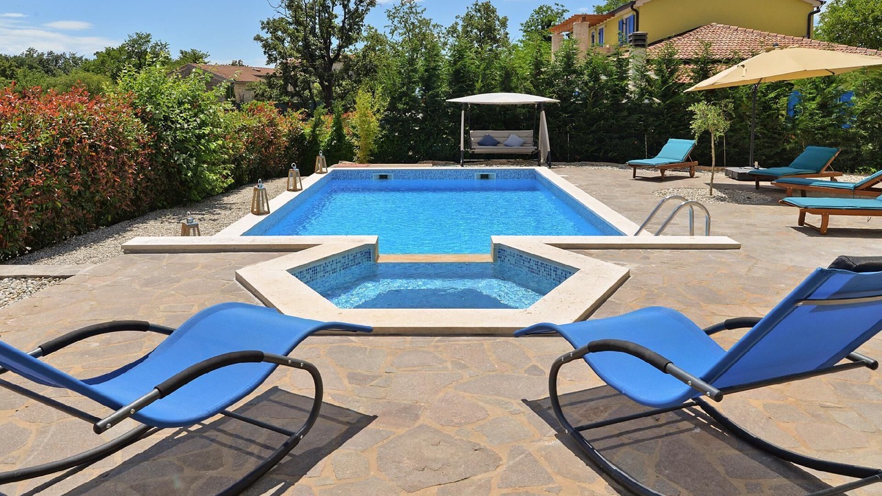 Photo of Outdoor in Muzini