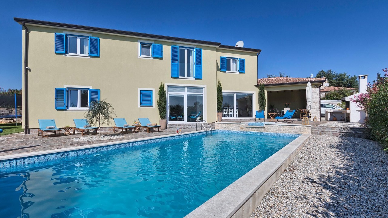 Photo of Outdoor in Muzini