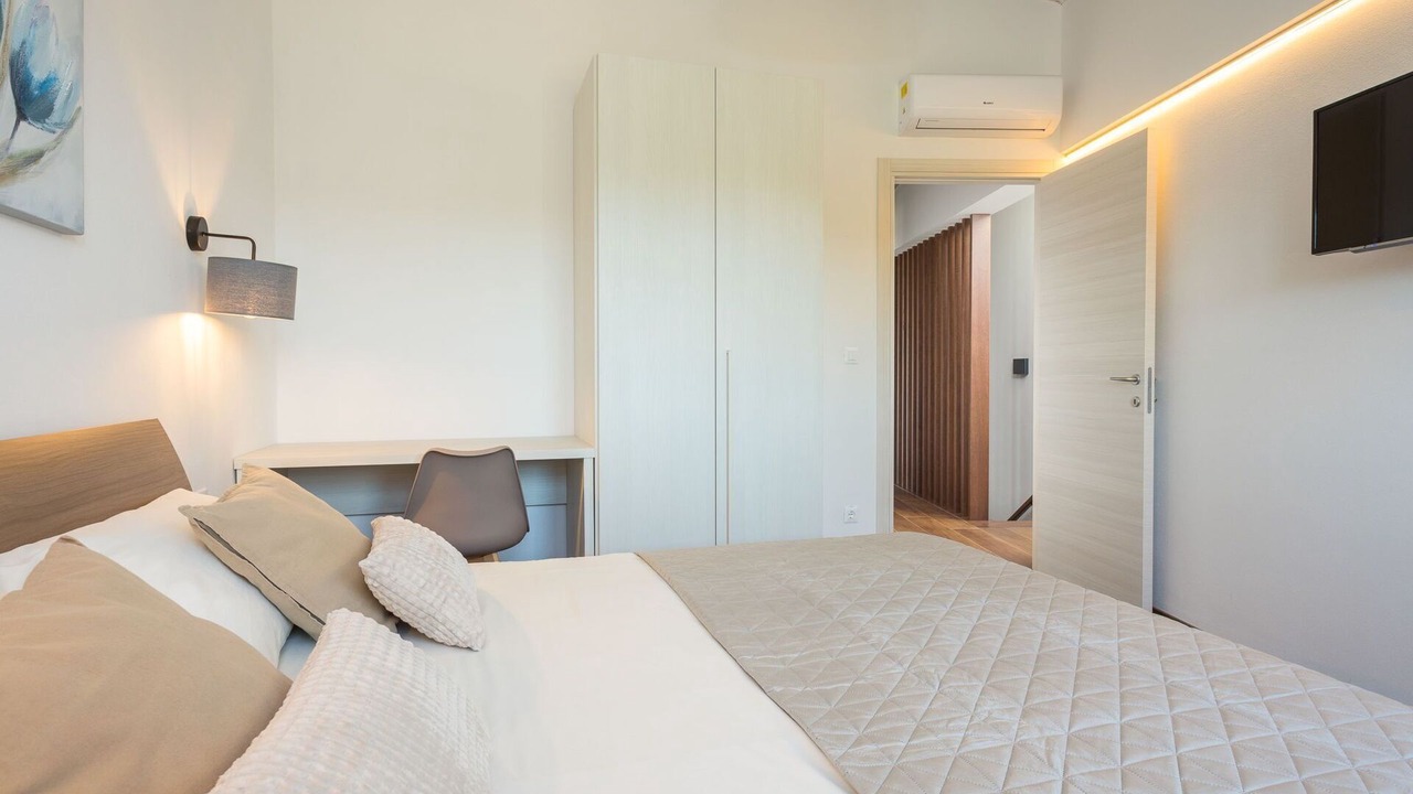 Photo of Others in Vrznaveri