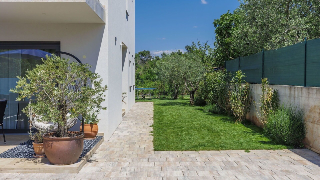 Photo of Others in Vrznaveri