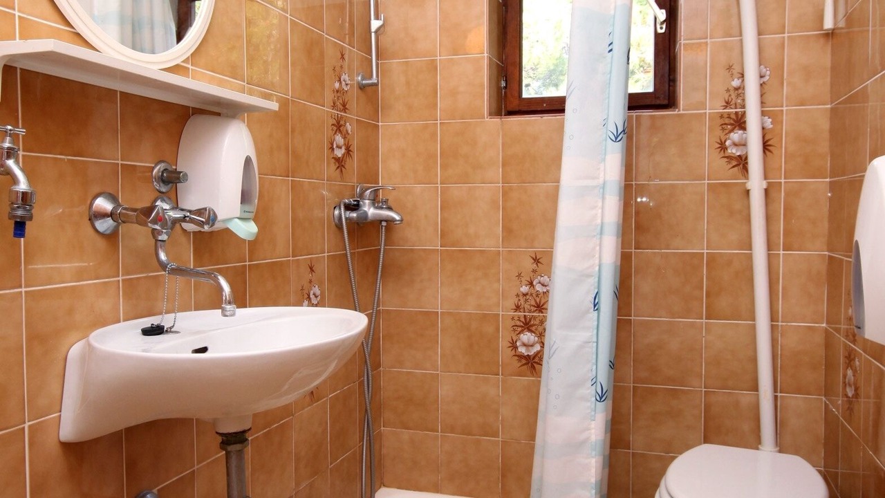 Photo of Bathroom in Cove Basina (Jelsa)