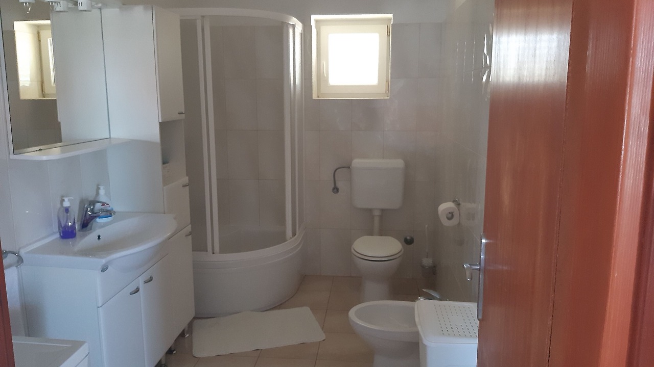 Photo of Bathroom in Lukoran