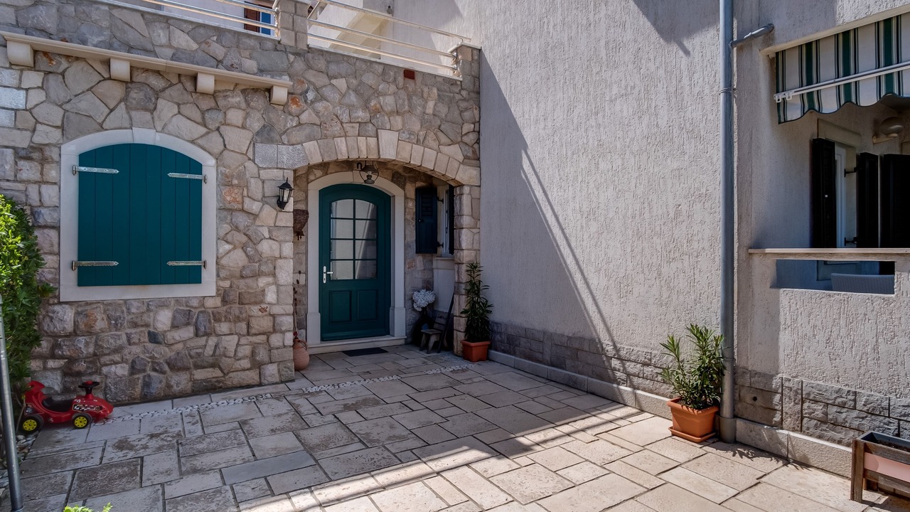 Photo of Outdoor in Cove Murtar