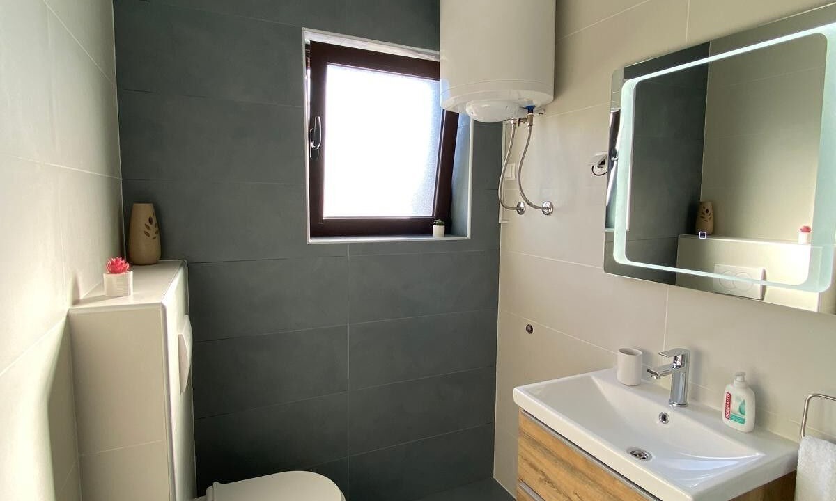 Photo of Bathroom in Cove Murtar