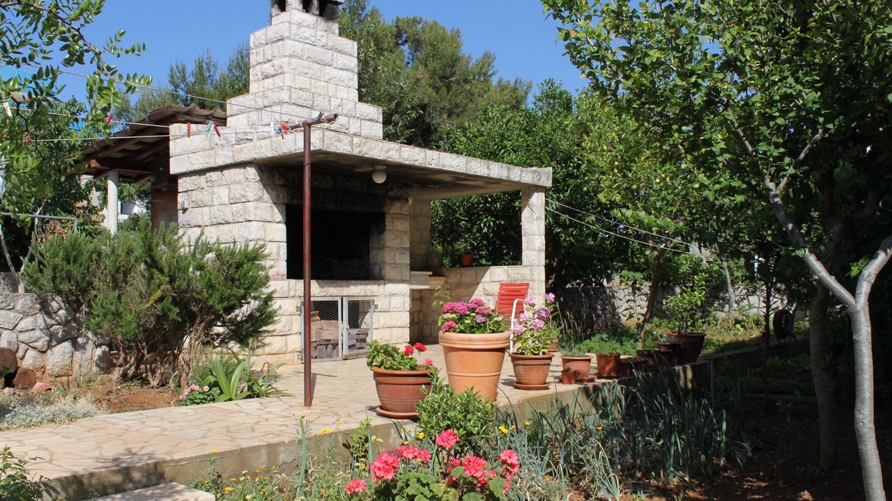 Photo of Outdoor in Cove Murtar