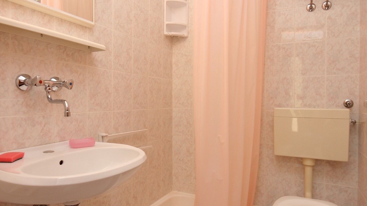 Photo of Bathroom in Cove Rogacic