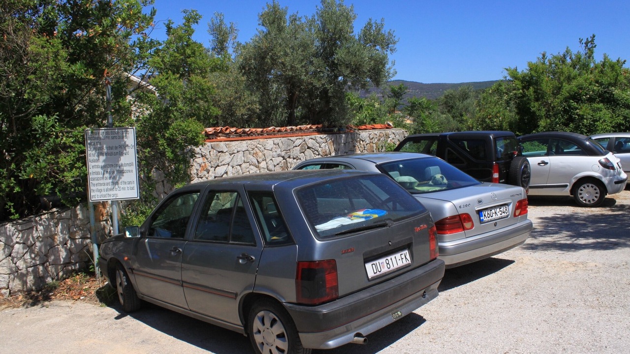 Photo of Others in Valun