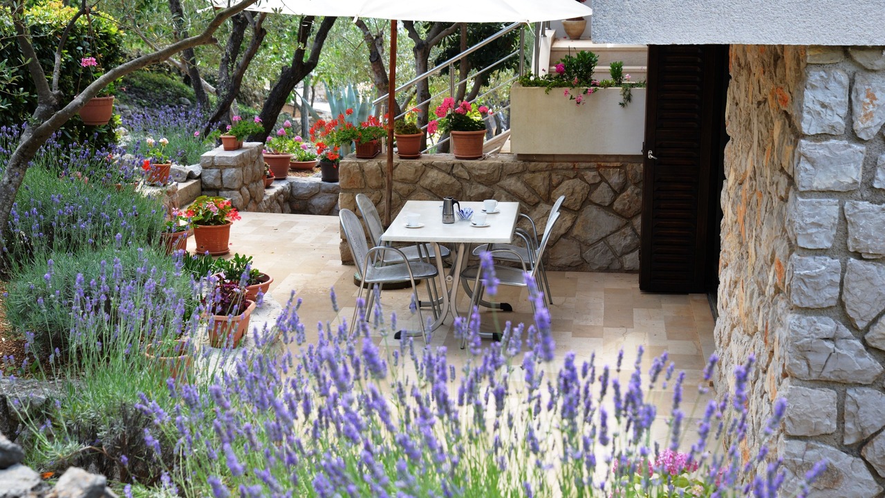 Photo of Outdoor in Cres