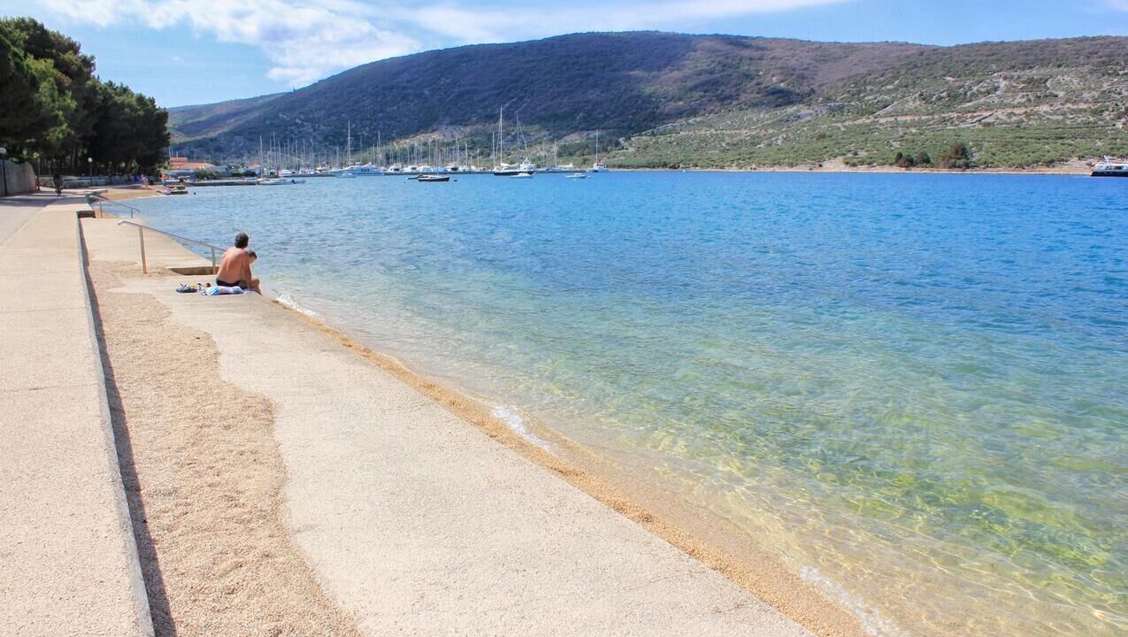 Photo of Others in Cres