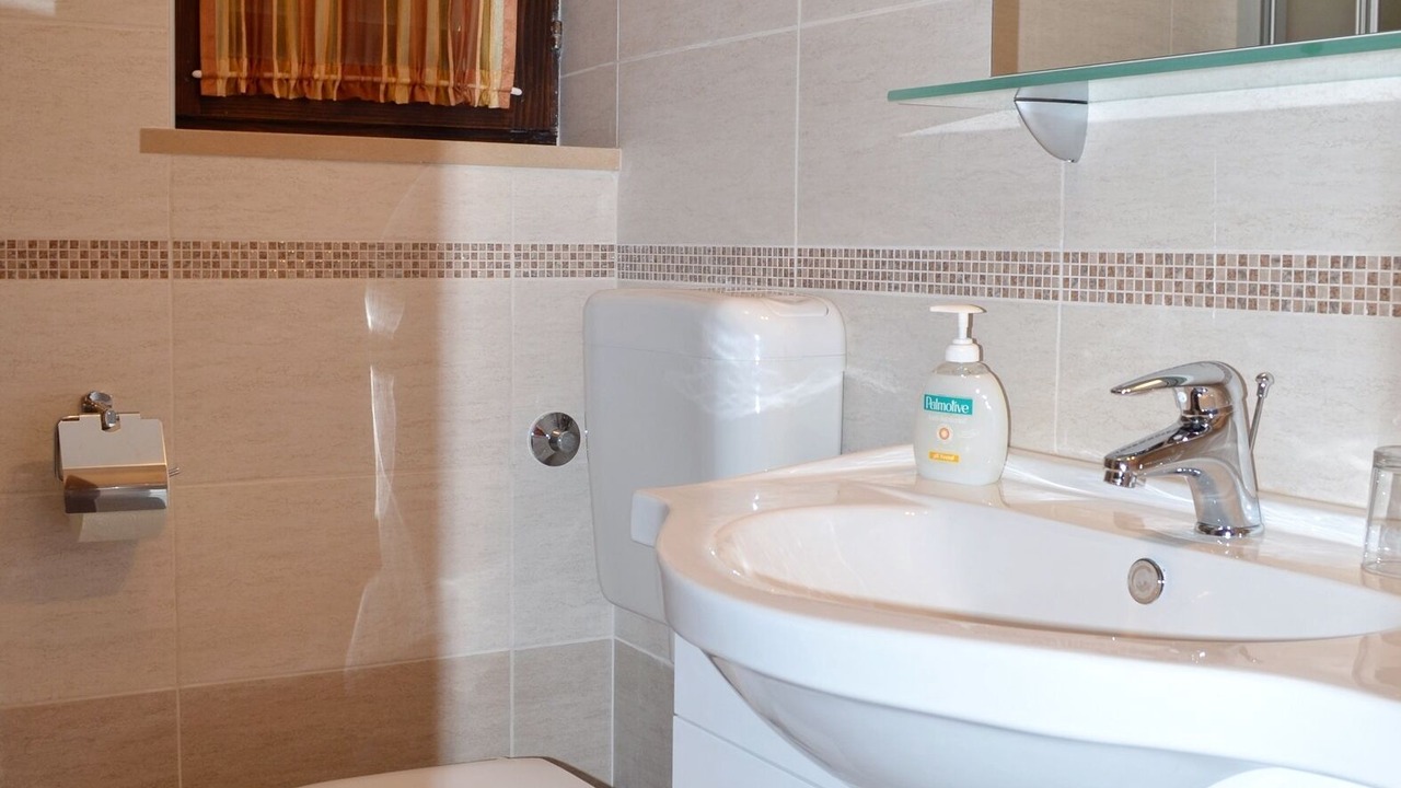 Photo of Bathroom in Cres