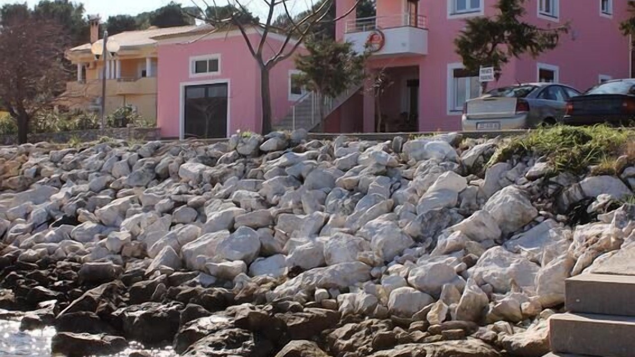 Photo of Others in Veli Rat