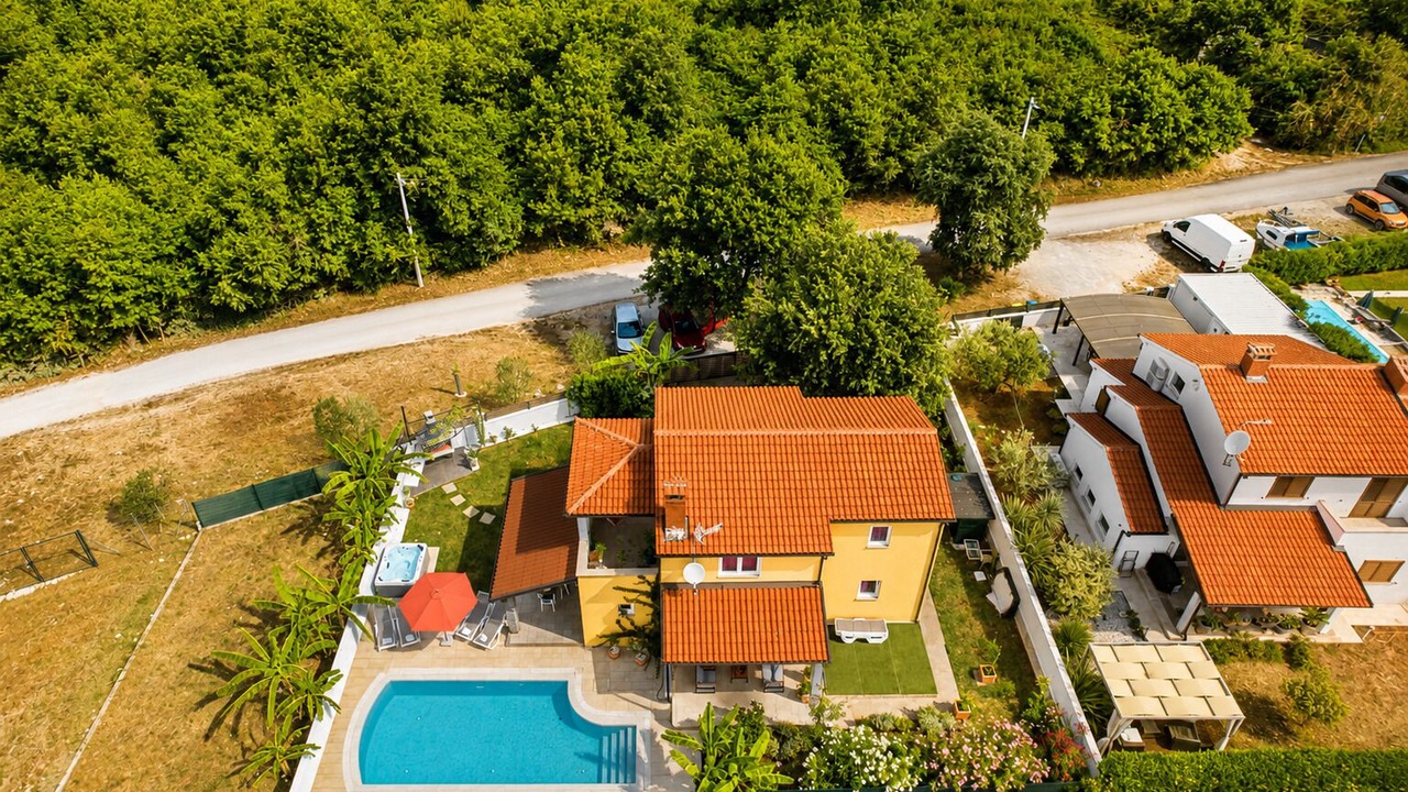 Photo of Outdoor in Gulici
