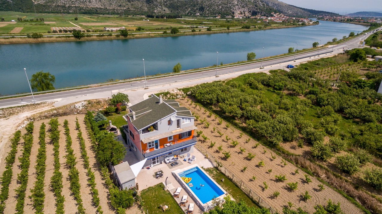 Photo of Outdoor in Opuzen