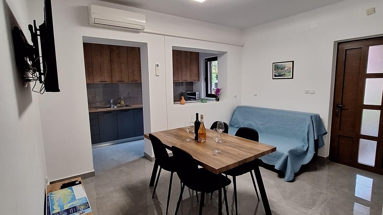 Photo of Livingroom in Cove Murtar