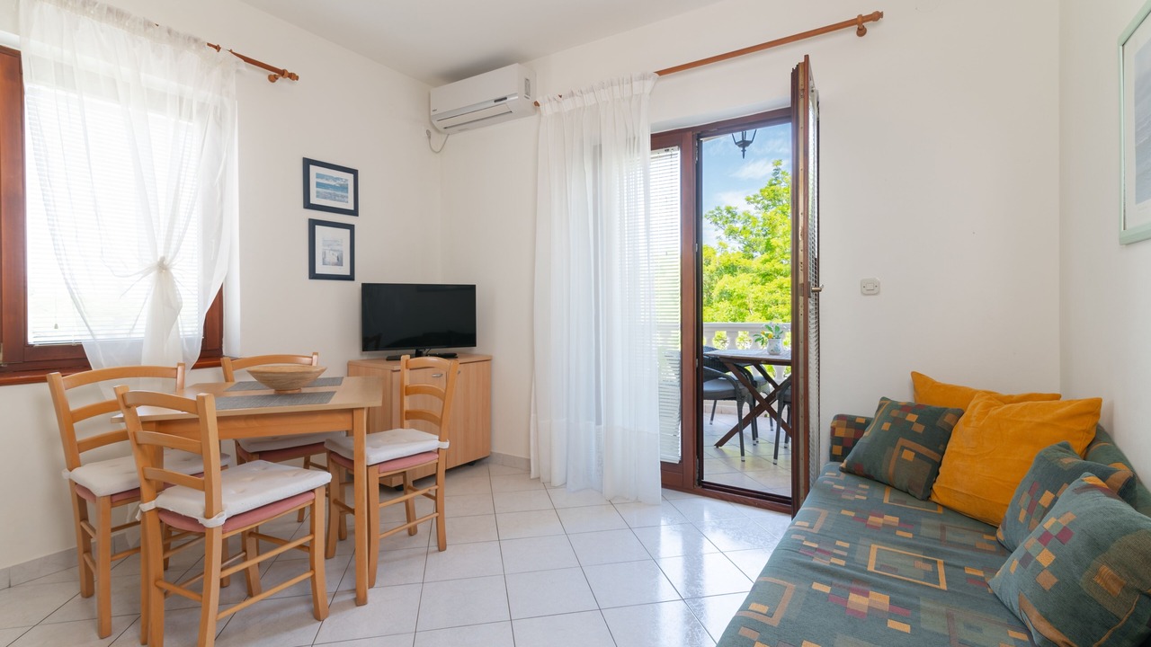 Photo of Livingroom in Muline